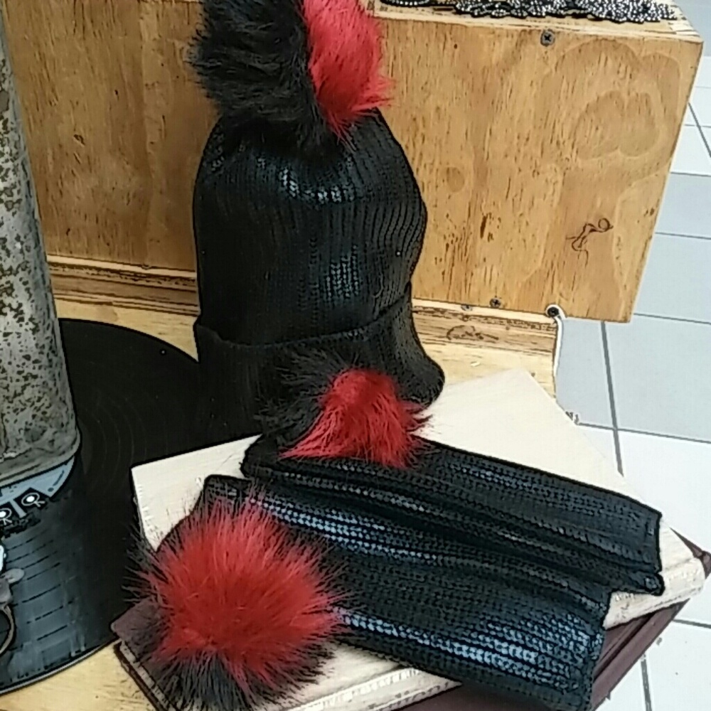 Hat & Gloves
